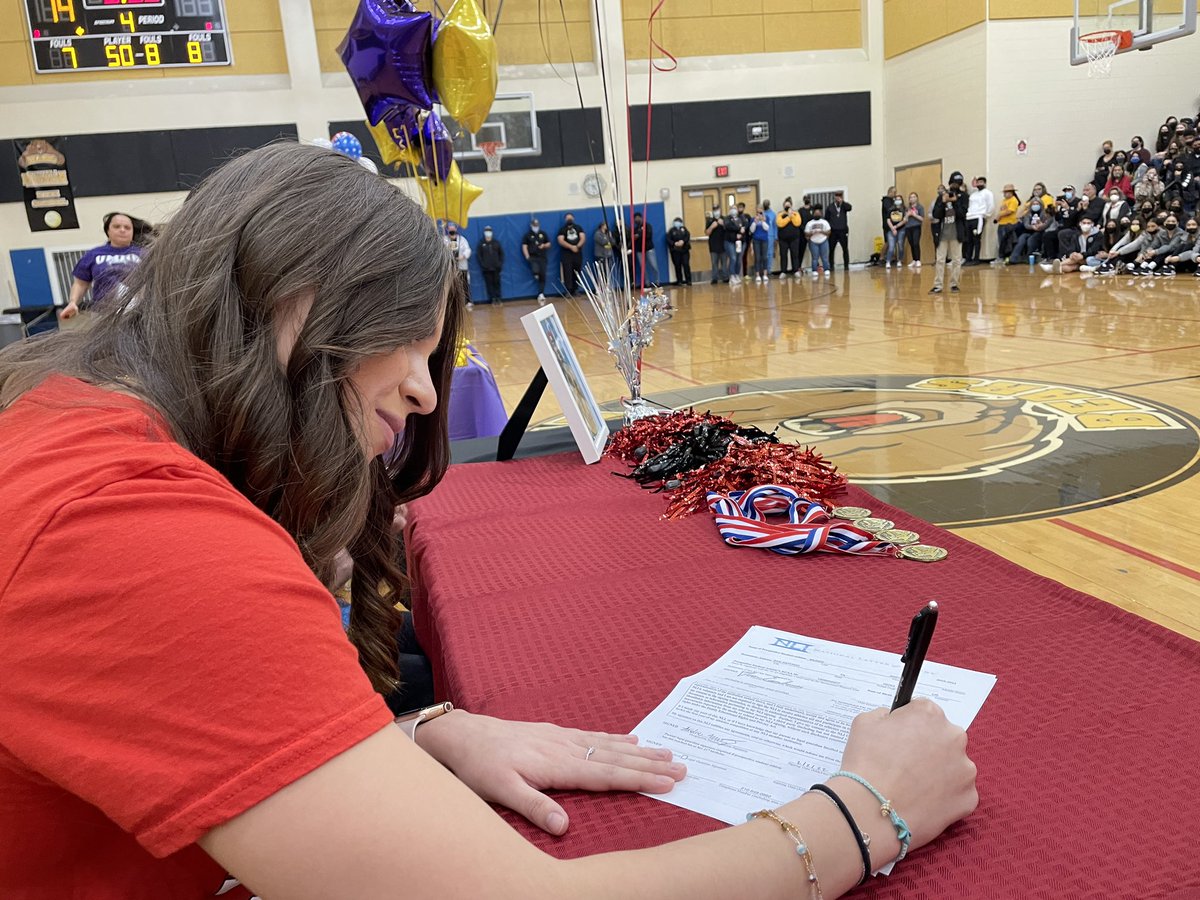Adrie2mun's tweet photo. So very proud of you and your accomplishments.  Congratulations on signing your commitment to William Jewell College.  May your dreams stay big and your worries be small.  @andrea1munoz @BrennanAquatics @williamjewell @NISDAquatics @JewellSwimming https://t.co/NFnrcHB7K3