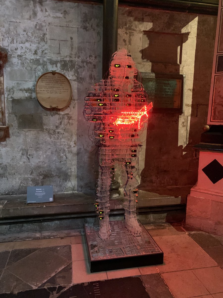 Barb_Drummond's tweet photo. #RedInChurches #SalisburyCathedral #art #NoIdea https://t.co/A0AlAgxSzk