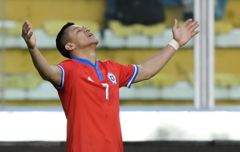 SofascoreLA's tweet photo. 🇨🇱 Alexis Sánchez entre todos los delanteros de las Eliminatorias CONMEBOL Qatar 2022:

✅ Más recuperaciones [52]

✅ Más acciones defensivas [50]

✅ Más quites de balón [13]

✅ Más posesiones ganadas en el mediocampo [23] https://t.co/aTz13qHmPv