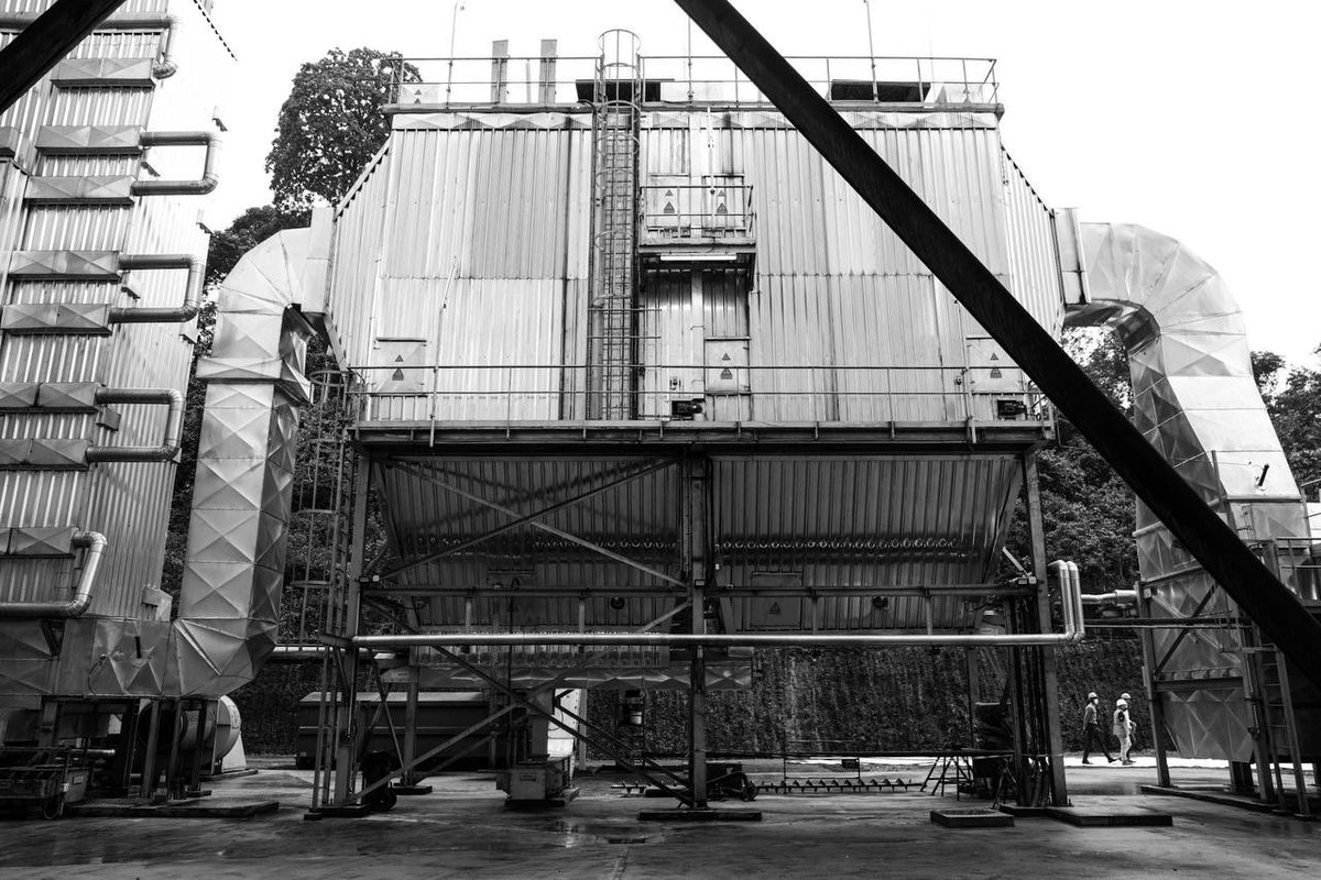 barbarapompili's tweet photo. Inauguration de la centrale de Cacao qui produit de l'électricité à partir de déchets de bois. 

Production = consommation de 16000 personnes. 

Bilan carbone = 28.500 tonnes d’émissions de CO2 évitées par an.

Un exemple réussi de transition énergétique pour la Guyane. https://t.co/nqsPePfHVD