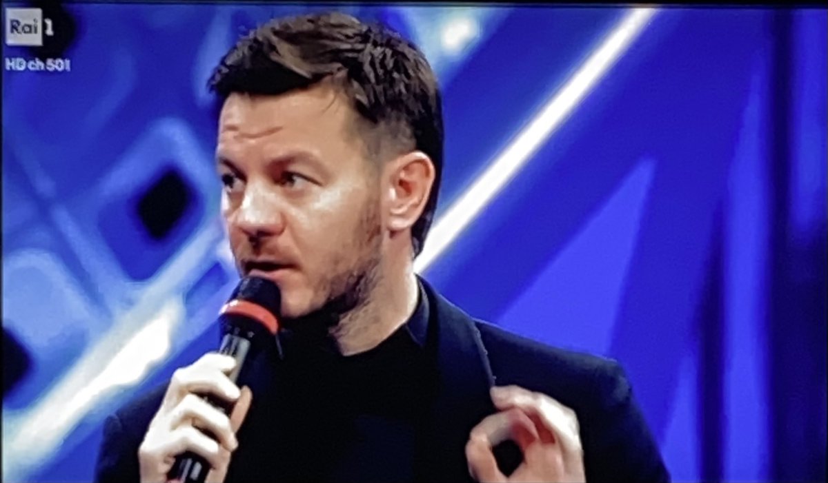 robertamichilli's tweet photo. @alecattelan conducici la vita 🙏🏻

e anche #Sanremo2022 https://t.co/4YTqOjGz4p