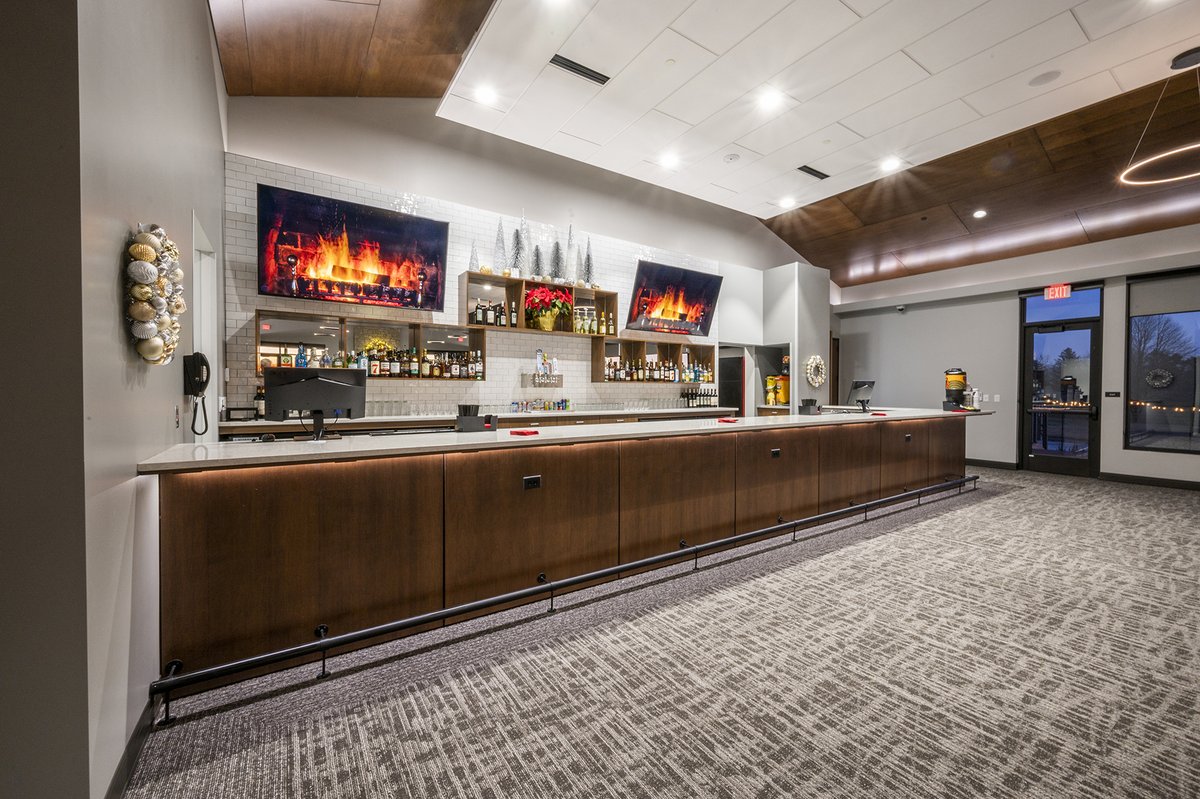 We are so excited to welcome you to our newly remodeled clubhouse at Terrace Hills Golf Course!⛳🏌 

We now have a gorgeous new space to host weddings, graduation and birthday parties as well as other events. Book your next special event today!👍