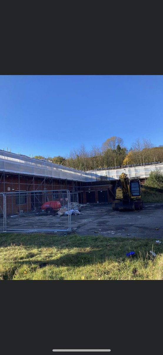 Scaffolding access for removal of asbestos to underside of soffits and demolition of this care home in Porth for our valued client @bonddemolitionltd 
Onto the next one! 

#plscaffolding #scaffolding #scaffoldings #demolition #asbestosremoval #business