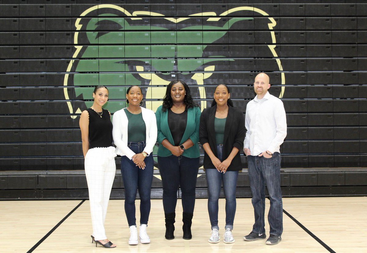 DoubleAW17's tweet photo. Happy #NGWSD to these amazing coaches! I'm privileged to work with and learn from these talented women. They are great coaches but more importantly great examples to the young women of @BashaGbb https://t.co/qJyhAFqFbp