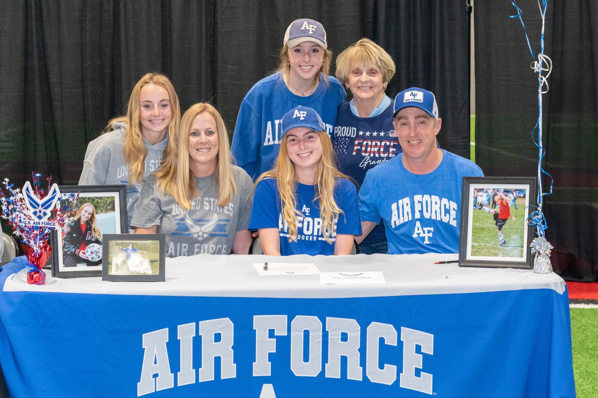 ltladycavsoccer's tweet photo. Congrats to these athletes on signing their letter of intent today! ⚽️ We are so proud!
 *@Mia_Merritt18 - University of North Texas
*Peyton Urban - University of Arkansas Little Rock
*@AndyHolderr - Lubbock Christian University
*@peyton_ferrell - Air Force Academy https://t.co/iYfmhzmzYq