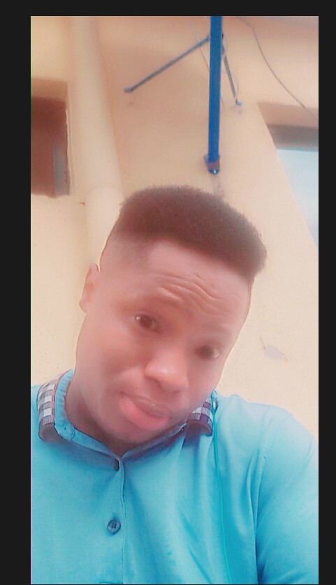 FreshB34356105's tweet photo. @Bzingers__ https://t.co/3fp6vQp9M1