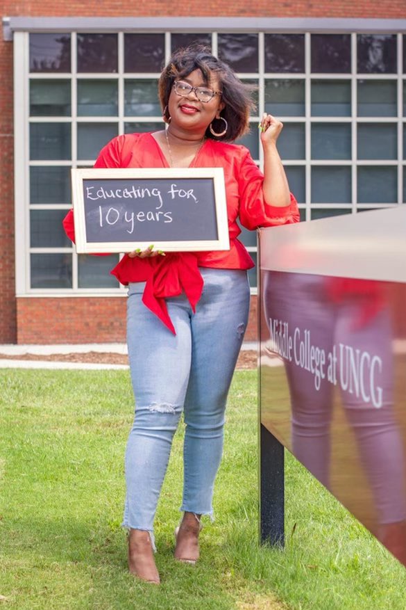 PrincipalBrown1's tweet photo. Congrats to April Dunovant , our newly named Teacher of the Year @MidCollegeUNCG 🎉👏🏽🥳 https://t.co/mcdZoKWWBt