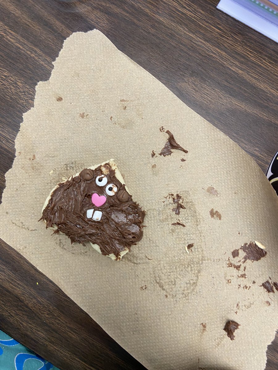 Julia4156's tweet photo. Since the groundhog saw his shadow…..we decided to make a yummy snack! Aren’t our groundhogs cute? https://t.co/D63Ao9IXuX
