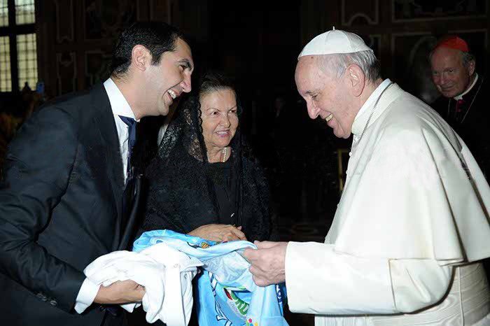 Algunos se reúnen con el Papa en época electoral para despistar creyentes, otros, nos reunimos con él porque tenemos fe, creemos en Dios y no nos acordamos de él solo en elecciones. ¡Se tenía que decir y se dijo!