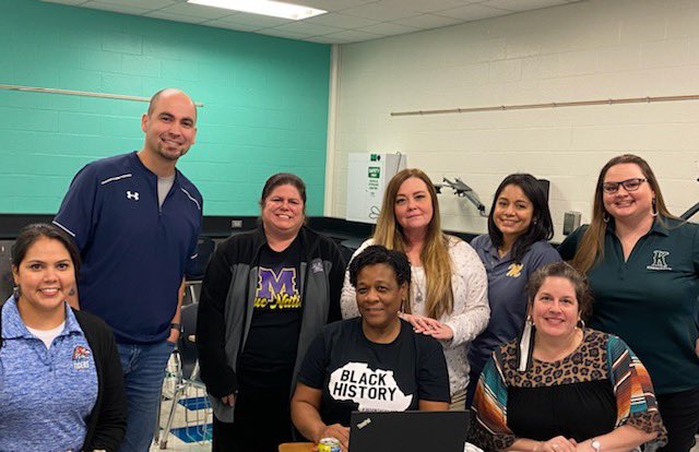 Garza_GMS's tweet photo. Had a great working lunch today with the deans of the district. It’s always great to connect, collaborate, and laugh! @VMHSEagles  @CCISD https://t.co/xcI716p6uT