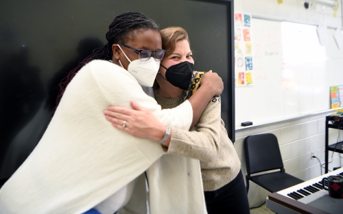 MetroSchools's tweet photo. Eleven MNPS teachers have been named finalists for the district’s Teacher of the Year award for 2021-22. Read their names on the website and give a huge cheer here, please. 👏👏👏

https://t.co/sbXQylY9nR

#TeamMNPS ⭐️ https://t.co/hHjH1NTKuf