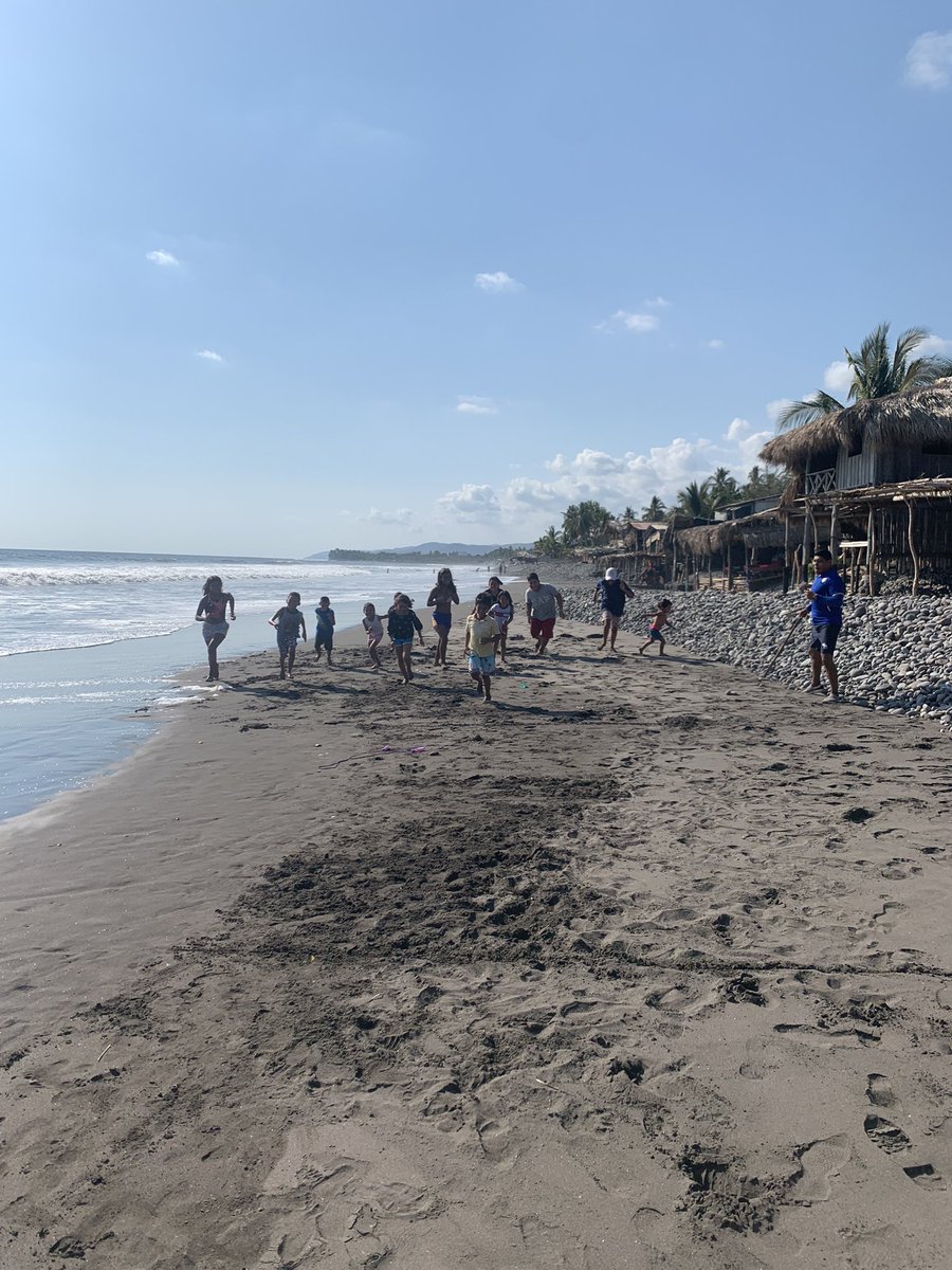 romanmartinezc's tweet photo. #surfparatodos conchalio @Bitcoinbeach #surfforeveryone we visit this community once for week to bring Hope, Surf, #Bitcoin education! https://t.co/42nLtQZn05