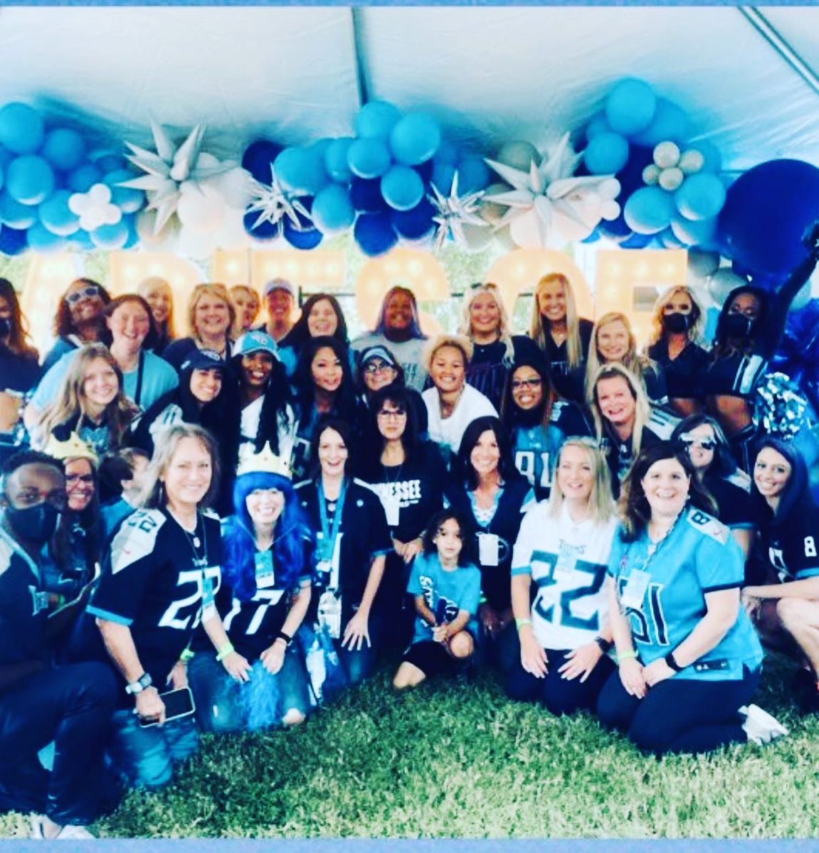 TabbyFord1's tweet photo. Happy National Women and Girls in Sports Day to Amy Adams Strunk! You are a Queen and the @Titans are lucky to have you! @LadiesofTT love you so much! #NWGSD #titanUp #lott #titans #appreciationpost #amyadamsstrunk https://t.co/ZZy9KrmXVs