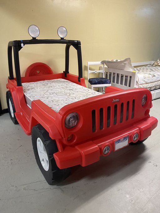 So who&rsquo;s gonna venmo me $300 for this new bed so I can make Jurassic Park p0rn https://t.co/YL6TdsY2<a href="/tag/hxh"class="tags"><span>#hxh</span></a><a href="/tag/anyc"class="tags"><span>#anyc</span></a>