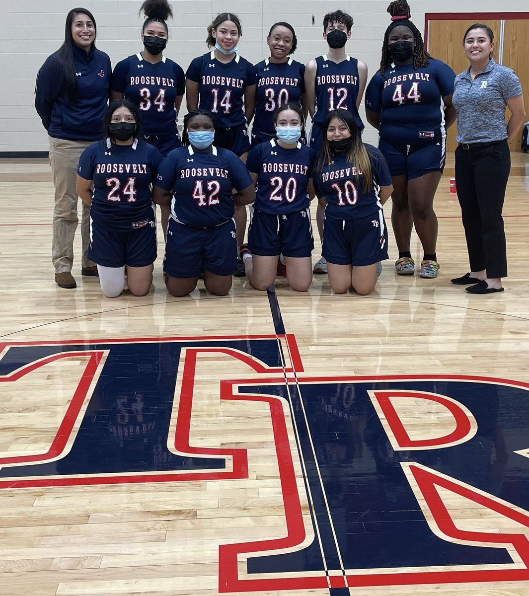 Congrats to the 9th grade Girls on their 24-22 win over Clark avenging an earlier loss this season. Winning by 70 or by 2 doesn’t really matter. Winning with class does!
#LoyaltyMatters