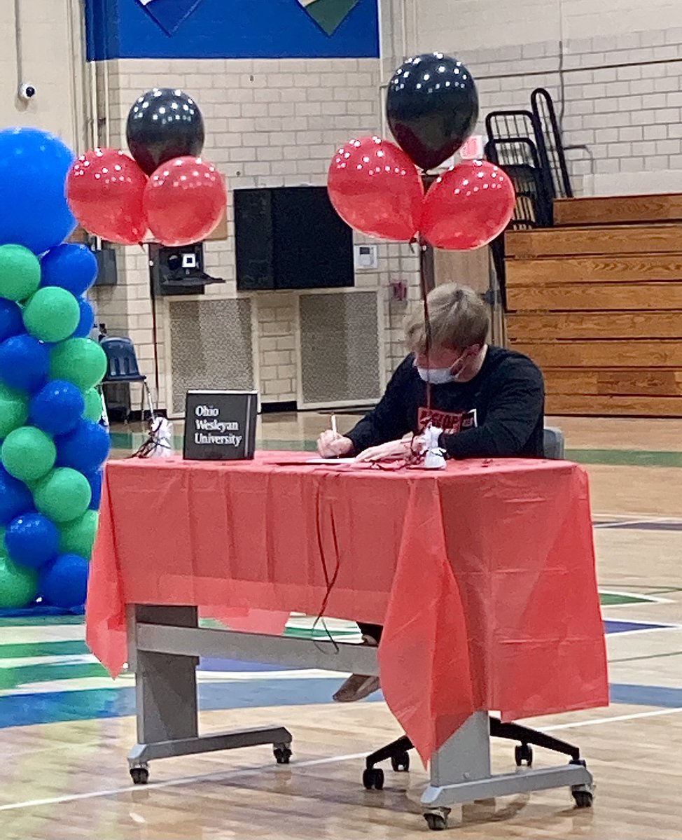 c_swishhh16's tweet image. It’s official! Lets get to work! @OWUBishopFB