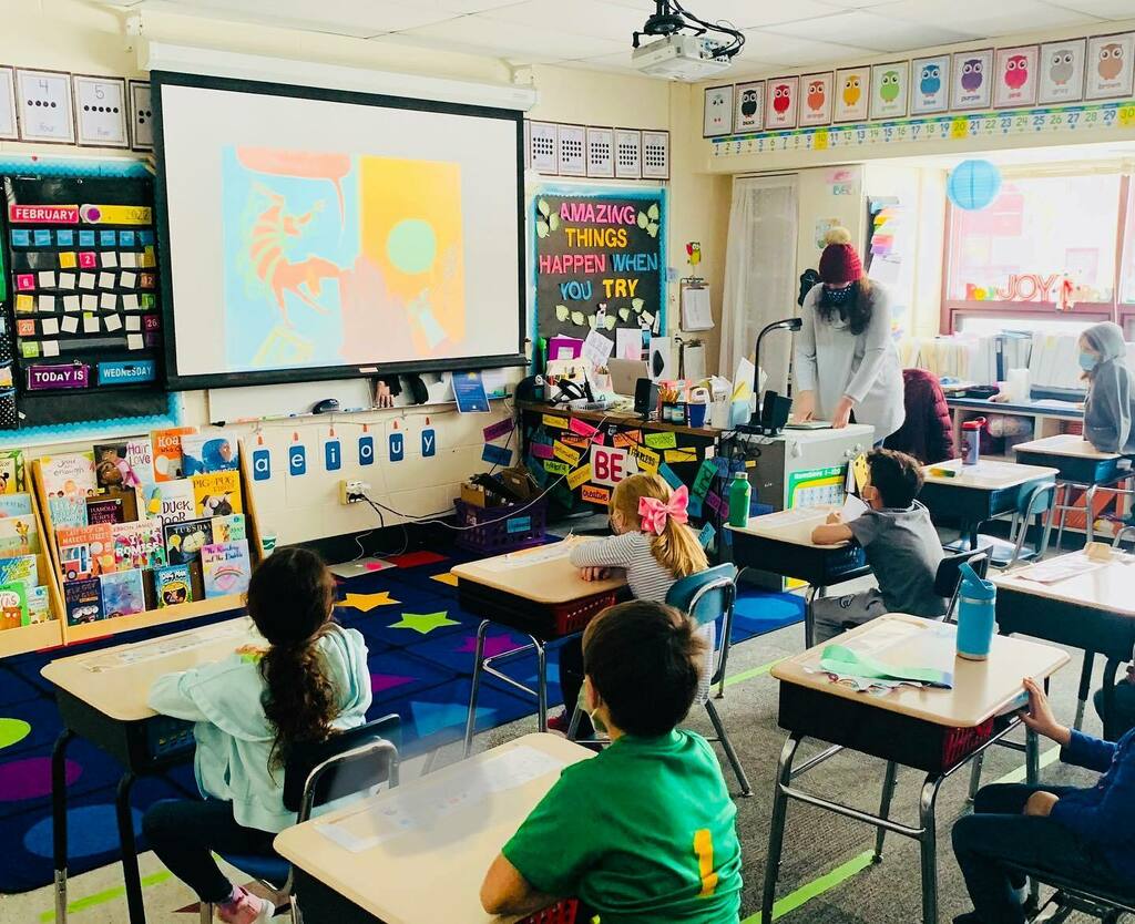 Leaping into Literature 📚 instagr.am/p/CZfy5lkMzM-/