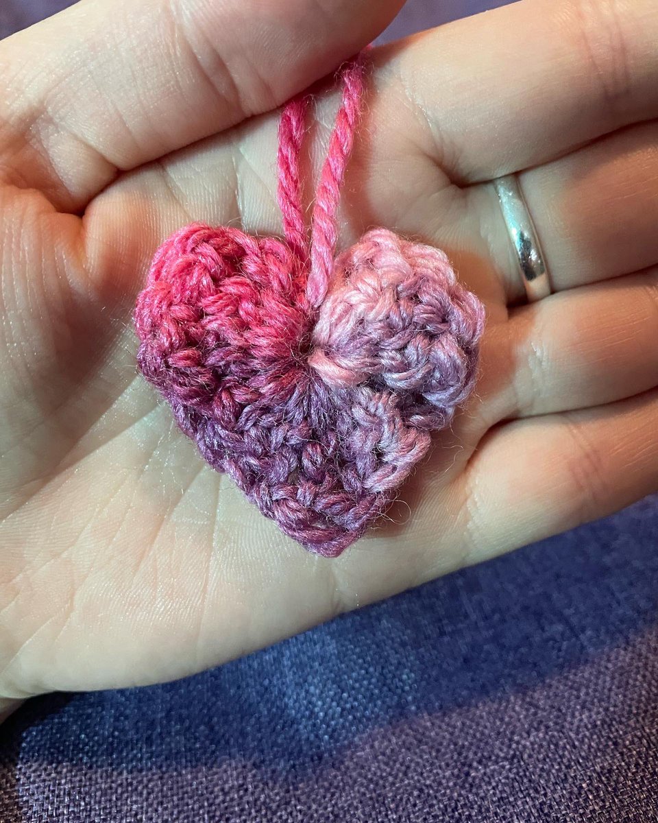 Nikki8388's tweet photo. My very first crocheted heart!
#crochet https://t.co/eTndSzOXMW