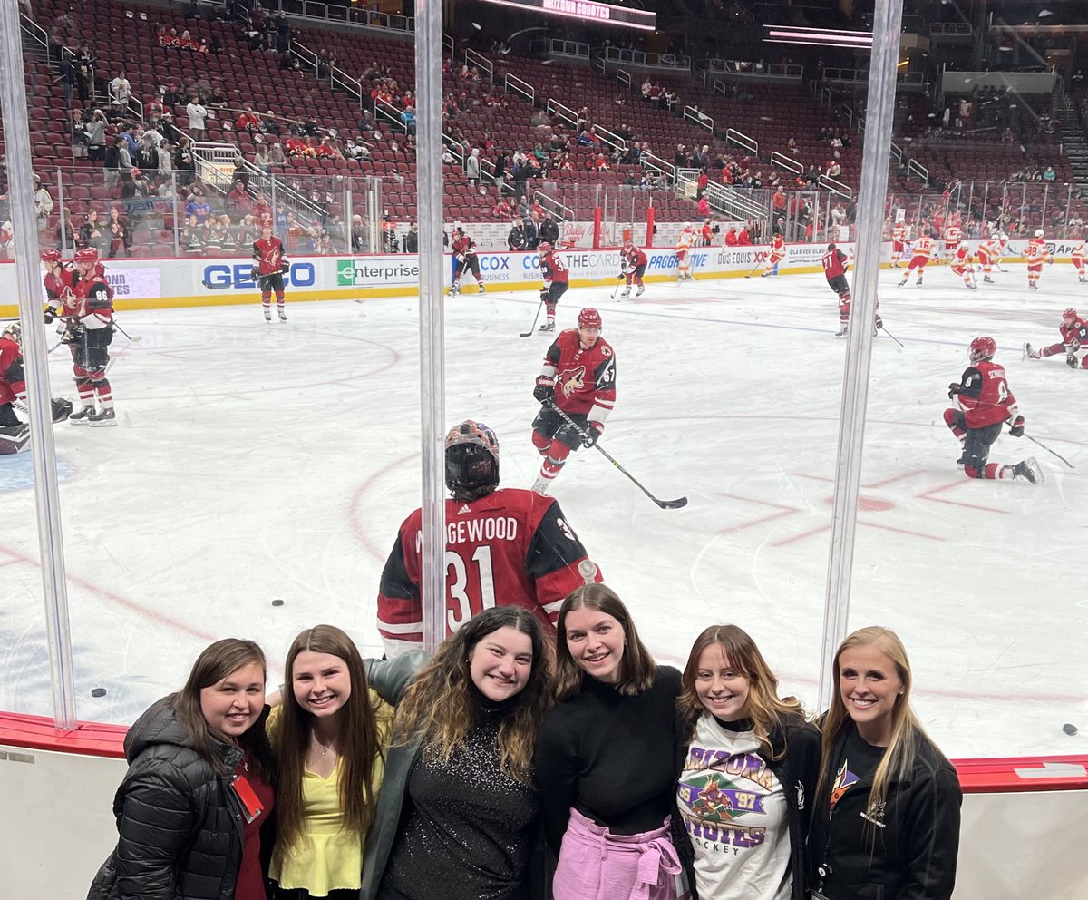 mallory_schnell's tweet photo. Celebrating #NGWSD at work with the #CronkiteCoyotes 😉💪🏒 @Cronkite_ASU @ArizonaCoyotes #CronkiteNation https://t.co/OxrUEAwx4s