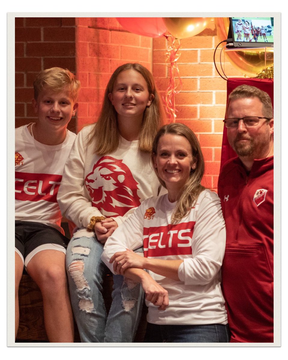 gracecarm103's tweet photo. Keeping the ❤️&amp;💛 — I’m proud to announce I’ll further my academic &amp; soccer career at UST w/ @USTWSoccer! A big thank you to my amazing family, friends, &amp; coaches—you made me a better person on &amp; off the field. #GoCelts🦁 @challengeSoccer @CyWoods212 @CW_Athletics @USTAthletics https://t.co/wA8WQny0pc
