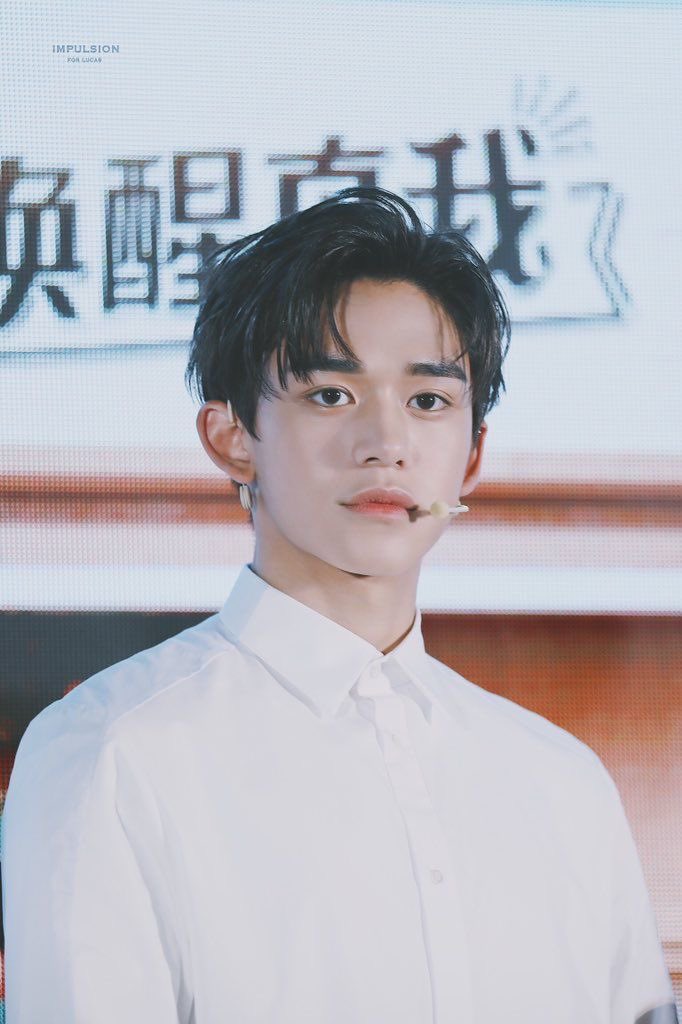 LCSLOOKS's tweet photo. #LUCAS https://t.co/hRgqWV8U86