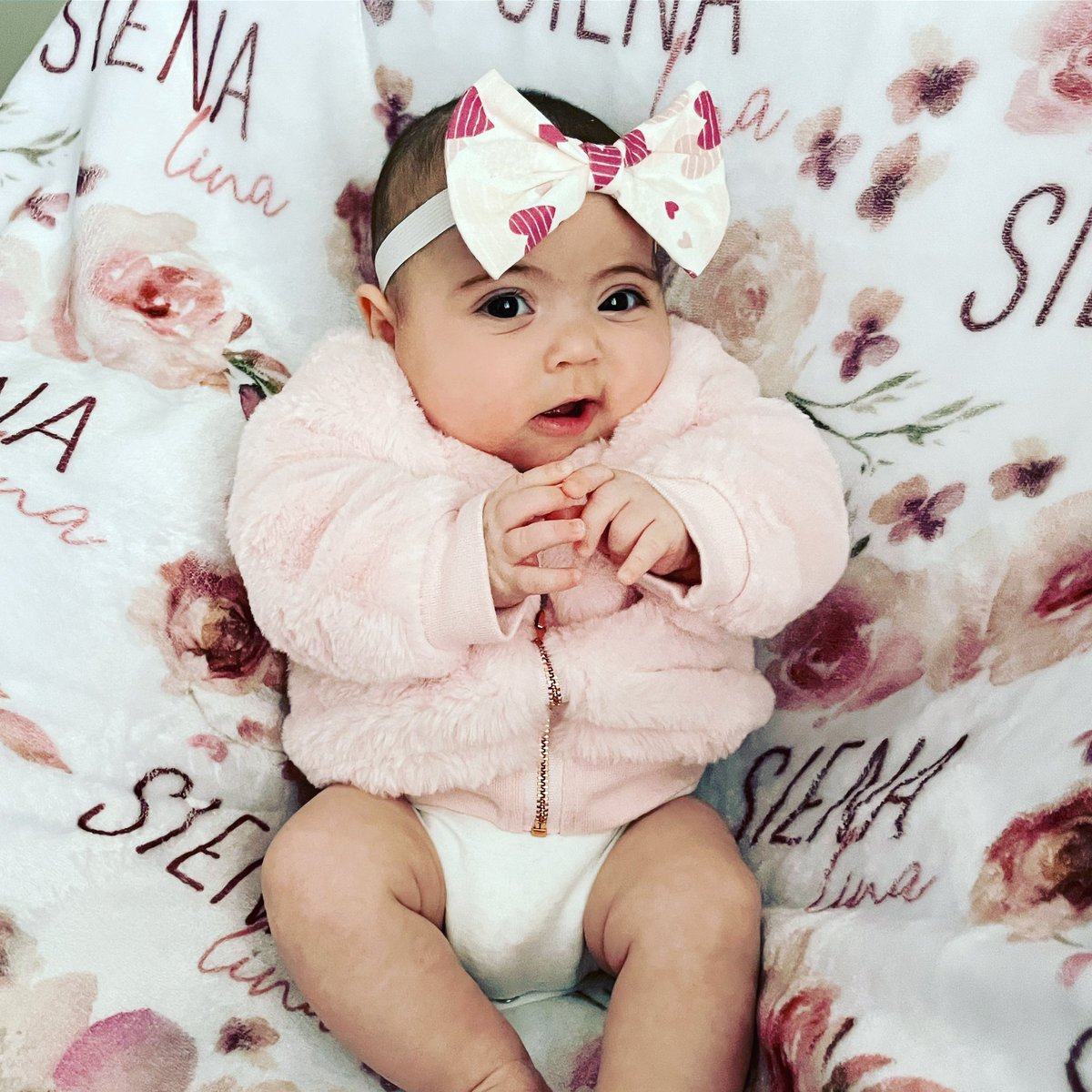 I just adore this age! 😍✨

💓 Siena, my littlest love, can you please stay little forever?!🥺💓

#FourMonthsOld
#TimeIsAThief
#MyBabyGirl