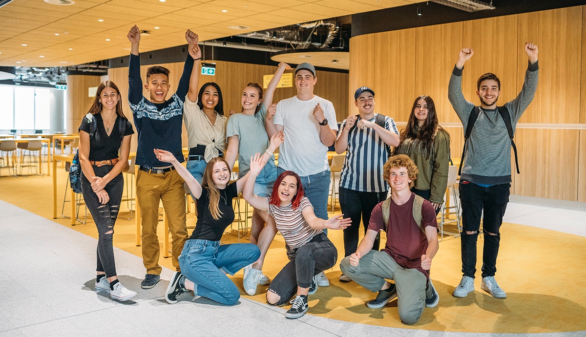 UAC has released a further 9,735 offers today and more than 85,000 offers for UG study in 2022. Congratulations to students starting uni this year. For those who have missed out there are more offer rounds in Feb. Talk to unis to find out course vacancies what you’re eligible for