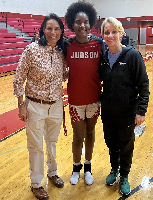 Thank you Coach Stockton - Tulane Head Coach, for coming out and watching the best big in SA🥰. Appreciate the time you spent with us!@SAFinestbball <a href="/amiramarieee/">amira mabry 🤍</a> <a href="/GreenWaveWBB/">Tulane Women's Hoops</a> <a href="/JISD_ATHLETICS/">Judson ISD Athletics</a> <a href="/GOLDENFINESSE/">Stephanie Mabry</a>