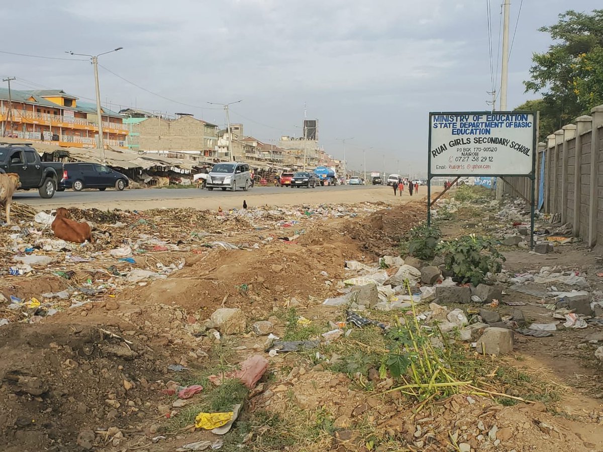 Bettiebettie20's tweet photo. #Stop dumping at the Ruai girls gate.
@NemaKenya 
@NMS_Kenya 
@MercyGakuya 
@NTVnewsroom 
@ntvkenya 
@citizentvkenya 
@ https://t.co/jBoIvZ9ReI