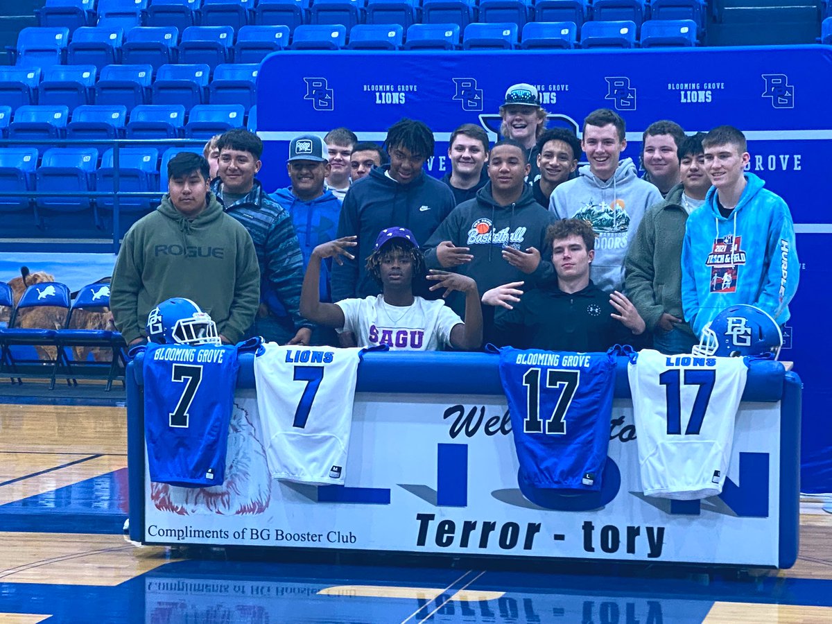 levihopper7's tweet photo. 100% committed! Thank you @coachchilly and @mark_gibson9 for giving me this opportunity! Very blessed and thankful! #WRANGLERUP #BLUECOLLARBALLERS https://t.co/kjS7tIFa5E
