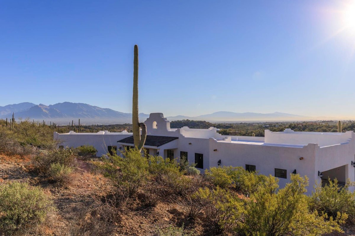 The Realtor Who Builds Homes tweet media