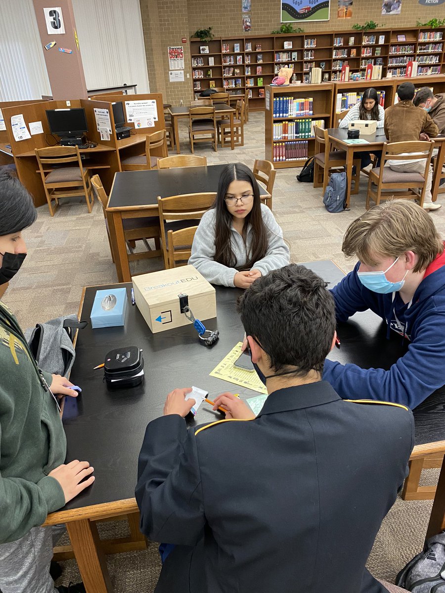 LegacyHSLib's tweet photo. Fun time in the Library with Spanish 3 &amp; 4 students.  Congratulations to all for Breaking Out.  @breakoutEDU #MISDLibLove #everystudentengaged https://t.co/TPSZNF3Oo9
