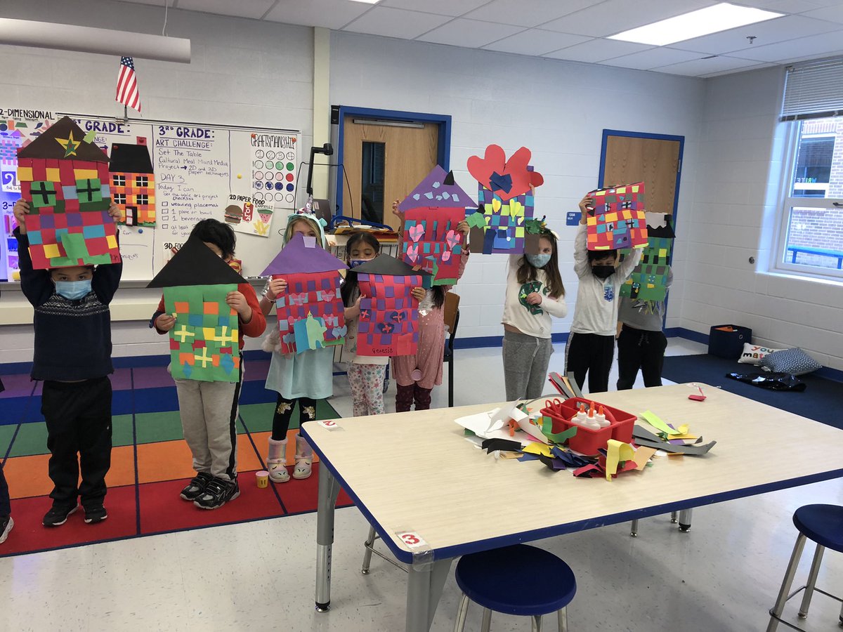 FergusMs's tweet photo. AMAZING Paper Weaving Dream House Collage by 1st grade! Love to see a variety of geometric and organic shapes!π¨πππΌπ₯° #MVWS #MVWSart #1stgradeart #cutpapercollage https://t.co/YoCDNuF1sp