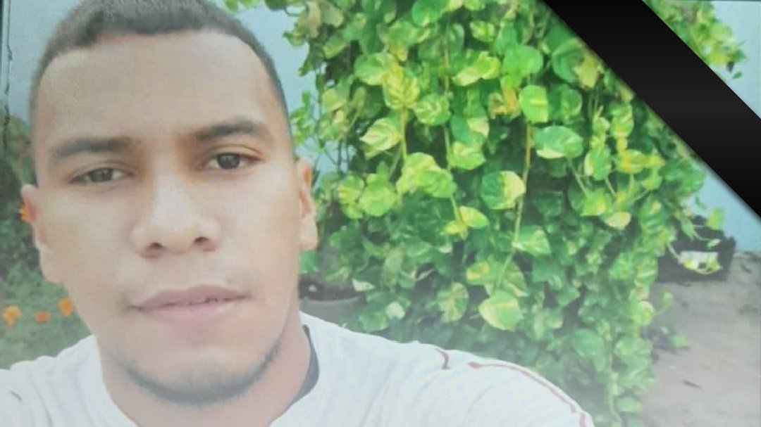 HaBethelmy's tweet photo. Luis Rendón, estudiante del 10mo semestre de Medicina #UDOBolivar. 
¡Salió de su casa rumbo a su clase de Ginecología y nunca regresó a su hogar!

Las autoridades policiales no dan respuesta de lo que sucedió
#JusticiaParaLuis https://t.co/toSWOvHkJ1