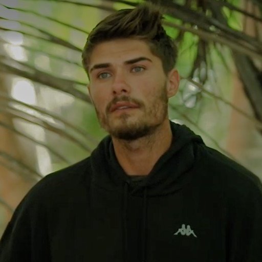 Şu tipe rağmen Barış'la sevgili olabilen biri, nasıl olur da Barış'a iğrenç diyebilir? Yazık Barış'a, cidden çok yazık... #SurvivorAllStar2022