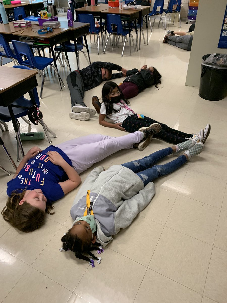 flearningallday's tweet photo. Ended our day team building using @SpencerKagan Formations. These sailboats look pretty good to me! @TobiasExplorers https://t.co/yZxLe5vdHp