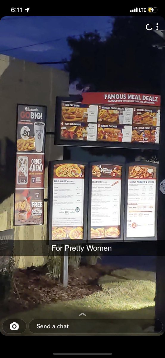 PrettyWomenBand's tweet photo. @itapplebeliket1 is down for the cause. @Zaxbys is superior https://t.co/bWJLFEY5nh