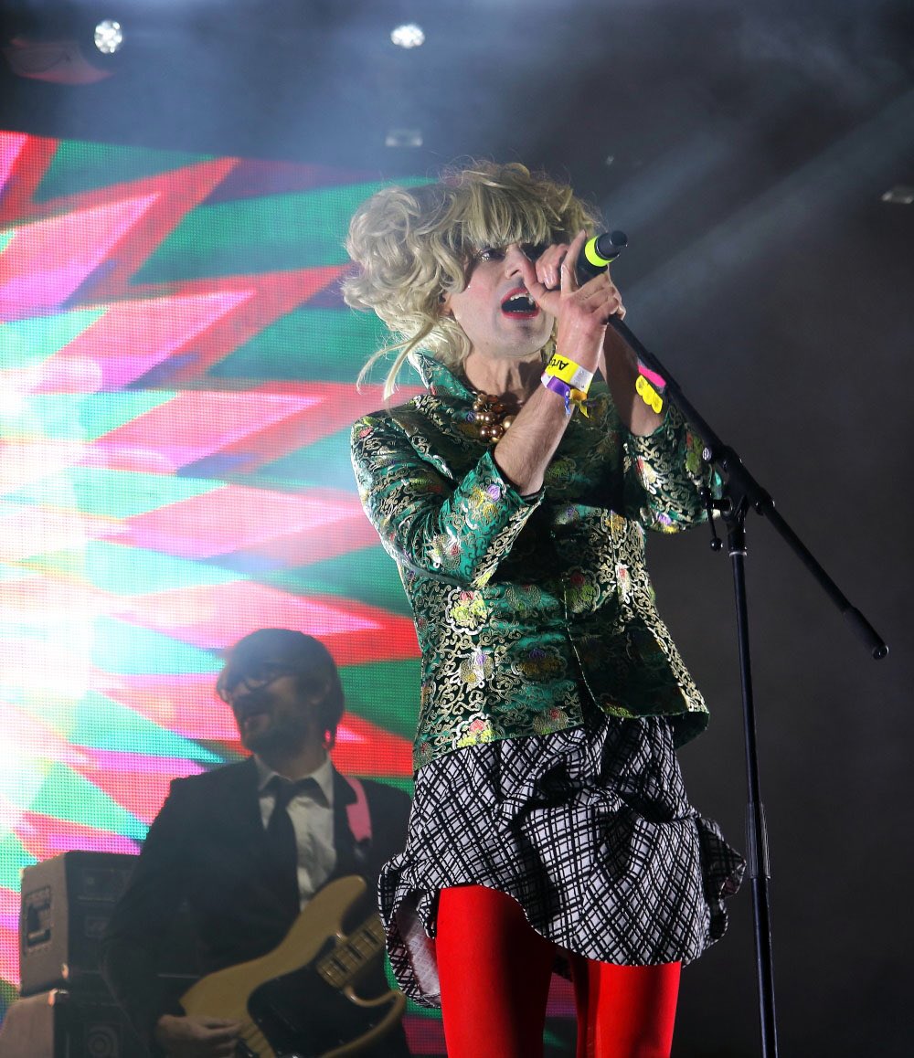 Guietika's tweet photo. Me encanta esa canción de Of Montreal, tuve oportunidad de verlos en el #Nrmal 2018
Qué buena banda! Gracias por ponerla Queen Tats
#TatatiuEnConvoy @Tatatiu https://t.co/zKg5vLeUye