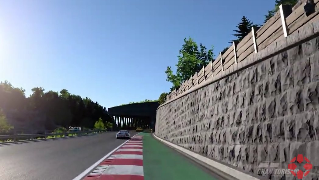 FKoMA_pXIAAPhyY?format=jpg&name=medium