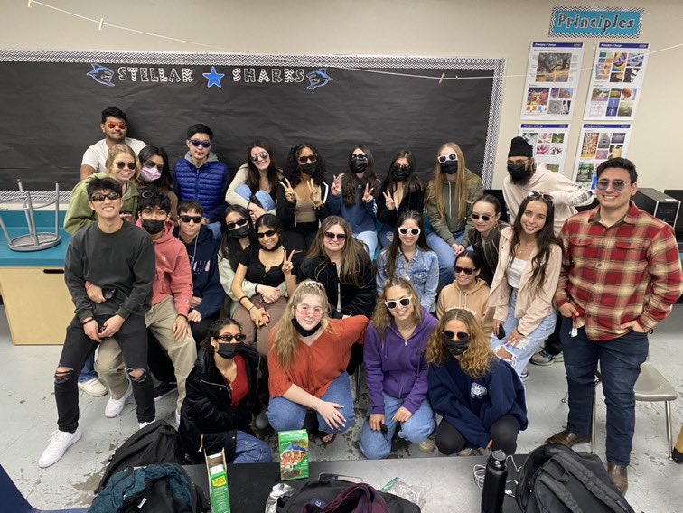 shslinkcrew_'s tweet photo. Link Crew is looking below the surface! #whatifweek https://t.co/u19LadbyUQ