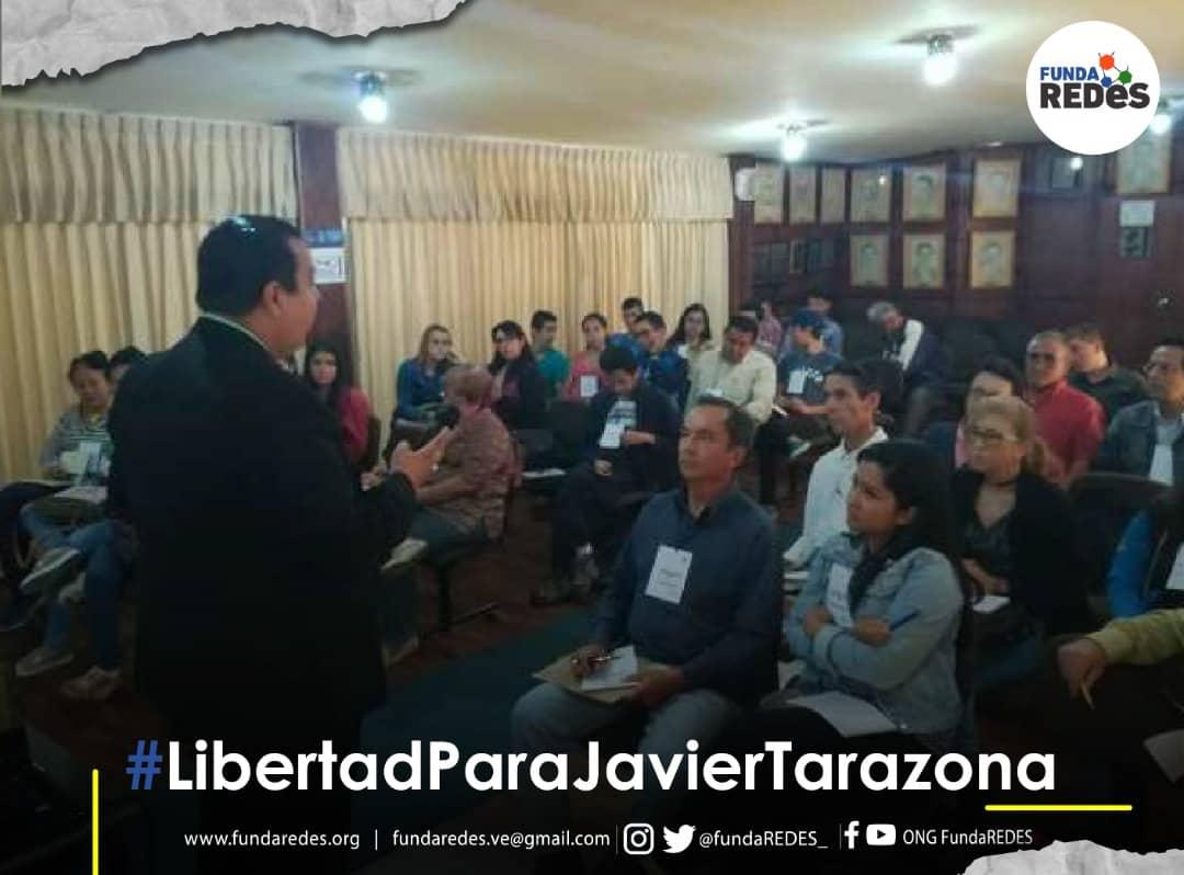 FundaREDES_'s tweet photo. Hoy exigimos libertad plena para el director de nuestra institución @FundaRedes_

No más presos de conciencia
No más presos políticos

La defensa de los #DerechosHumanos no es delito
#LibertadParaJavierTarazona #2Feb https://t.co/skfD5yfUMW