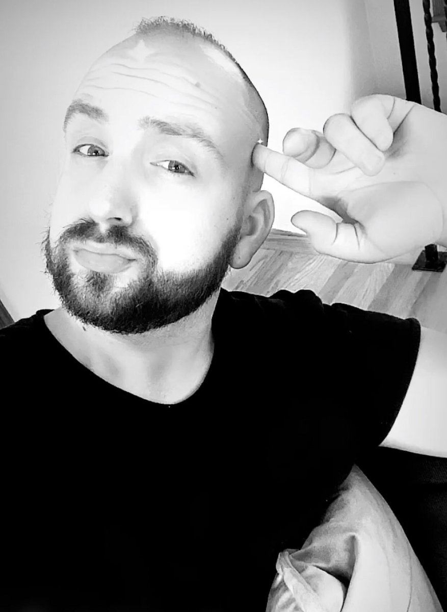Tonz115's tweet photo. Snow Day Vibes. #daddy #gaystl #snowday https://t.co/61gab7JbFQ