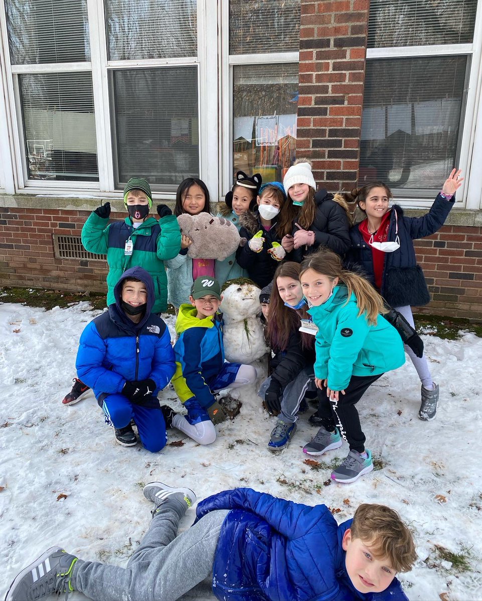 MsSangiorgi's tweet photo. Fun in the snow! @WPSCoolidge #globaldayofplay https://t.co/ucSTYs80G3