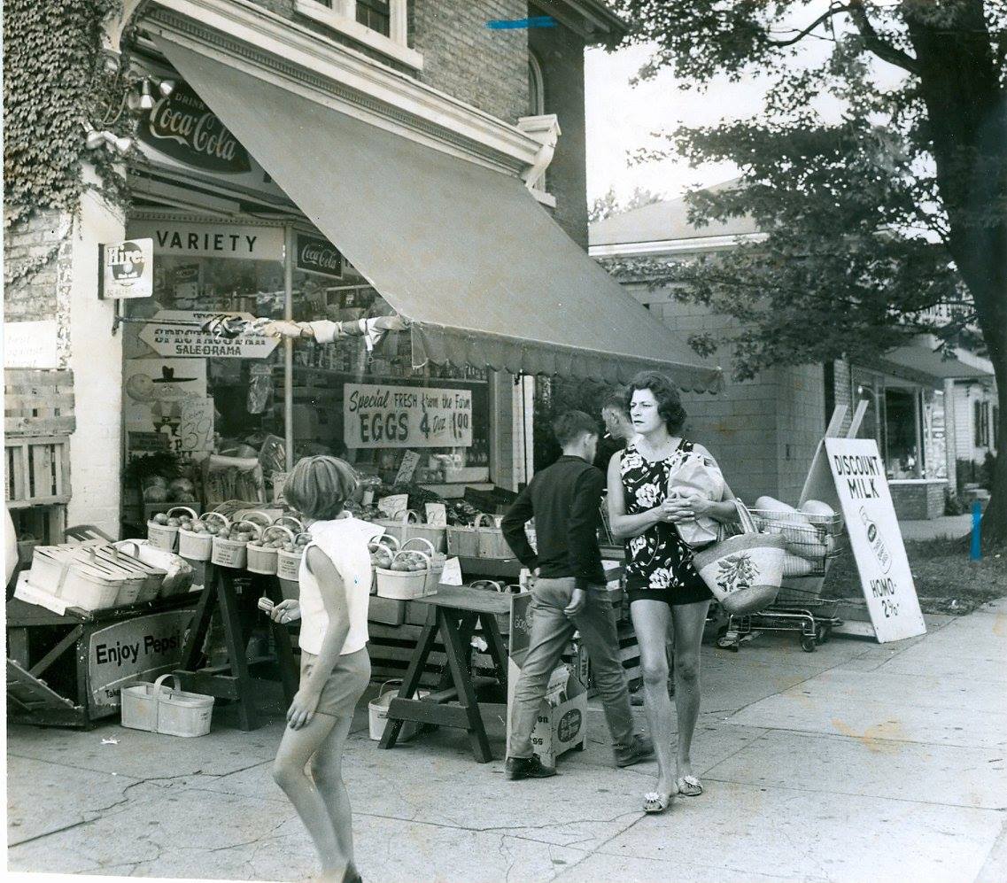 Those days! Hangin' at Finks Fruit Market (Wellington & Grey) 1970 #LocalMarkets #Fruit #Veg #Neighbourhoods #Communities #Ldnont