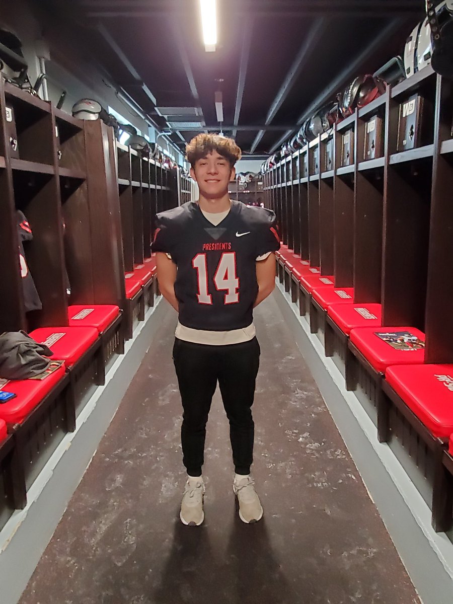 Im very excited and blessed to say I have received an offer from Washington and Jefferson College🔴⚫️
Thanks <a href="/Coach_Sirianni/">Coach Mike Sirianni</a>  and <a href="/_CoachJaz_/">Coach Jaz</a>  for the opportunity!! #GoPresidents