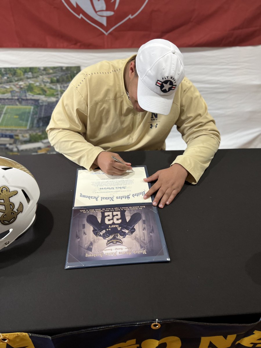 AydenWheless's tweet photo. Excited to say that today I made the best decision of my life!! @CoachAIngram @D_WallCoach @broadneckfb @NavyFB https://t.co/iXF0TUYtm9