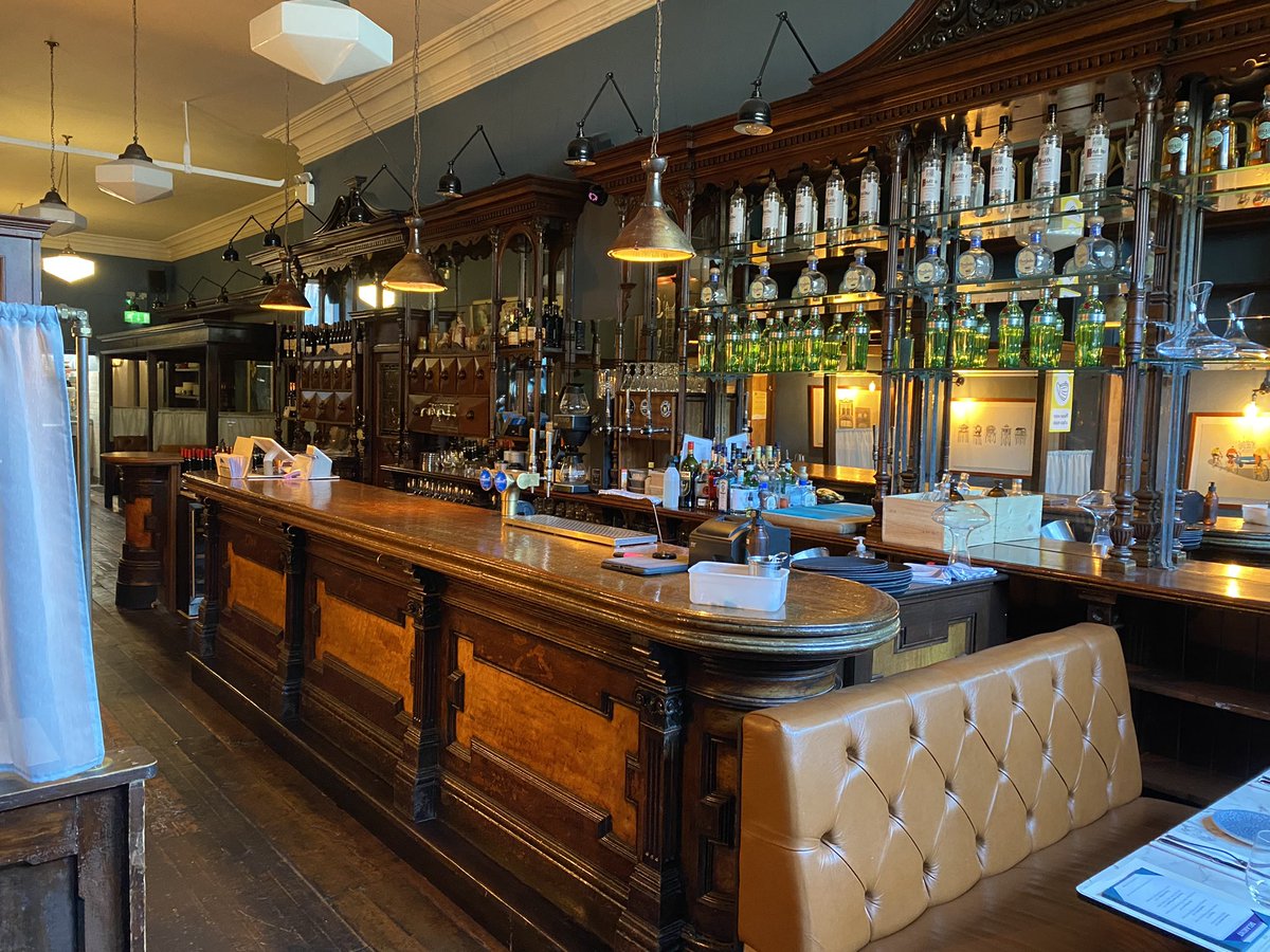 SmarterCatering's tweet photo. Dublin’s iconic @DelahuntCamden   is sporting a sparkling new, energy efficient  induction cooking line , complete with  Touch ‘n Steam Combination Oven, all by Palux and installed, by https://t.co/nJGbhTZvQb  
Wishing Darren and his team continued success. https://t.co/CLi57tfspQ