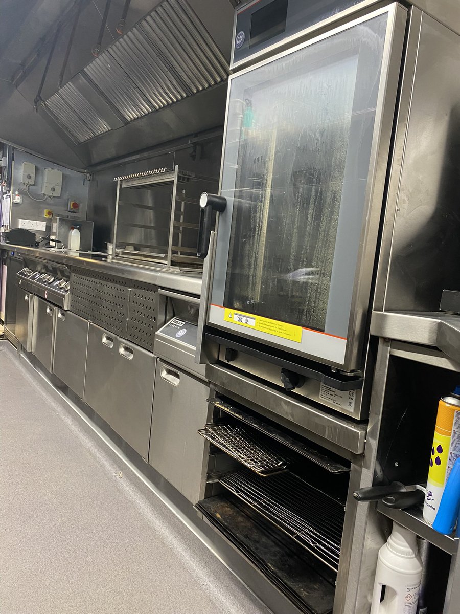 Dublin’s iconic <a href="/DelahuntCamden/">Delahunt</a>   is sporting a sparkling new, energy efficient  induction cooking line , complete with  Touch ‘n Steam Combination Oven, all by Palux and installed, by CIAireland.ie  
Wishing Darren and his team continued success.