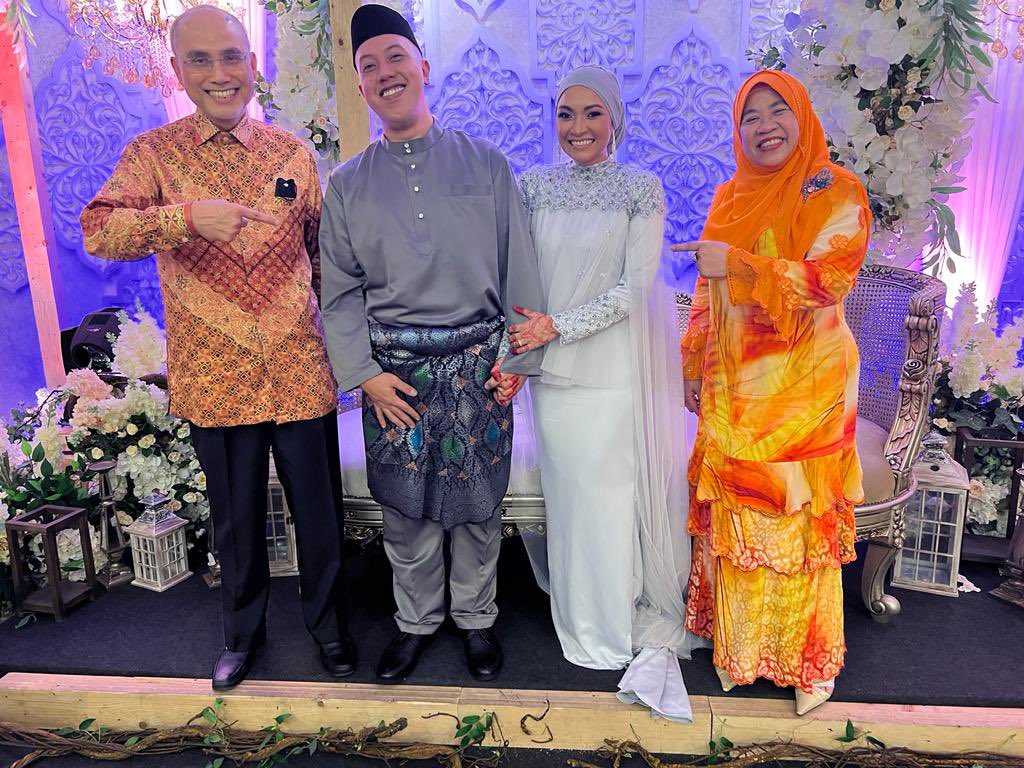 MohdShukriYajid's tweet photo. Wishing Akmal &amp; Adibah a blissful married life. May love, happiness and good health be ever present in your journey together. Congrats to Prof @ajg8888 &amp; Prof @khalidah_md for lovely reception party &amp; thanks for the invitation to be part of the memorable evening. @MSUmalaysia https://t.co/VSxd9Pfy0W