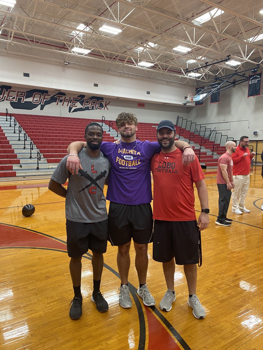 Amy Hanks tweet media